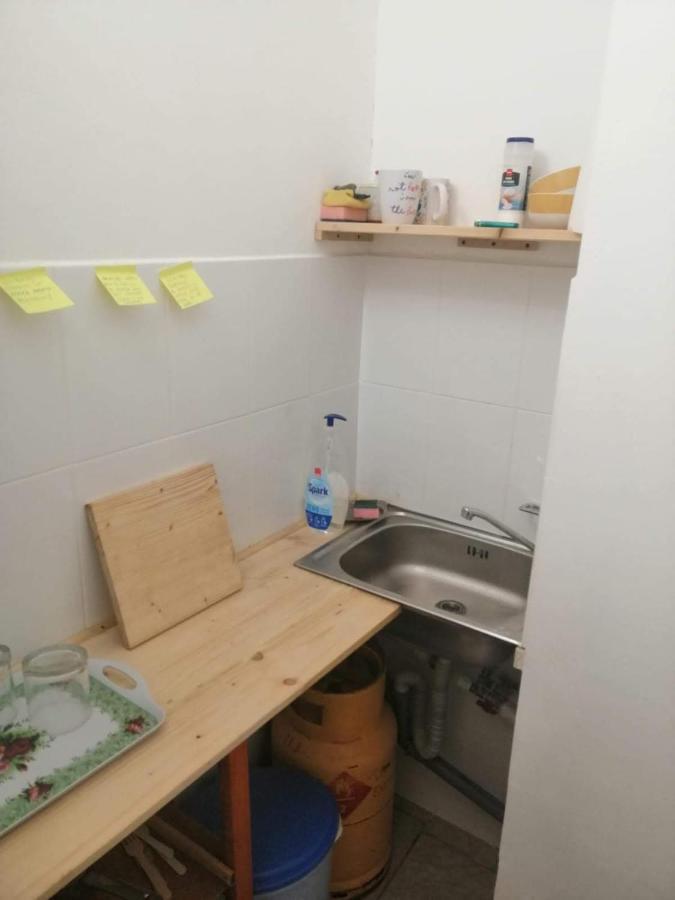Moss'S Economy Condo Тимишоара Экстерьер фото
